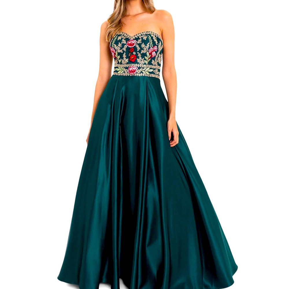 Beautiful Green Formal Gown - Like New - worn once for photos